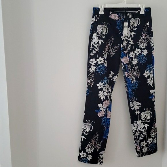 Flower print - Picture 1 of 3